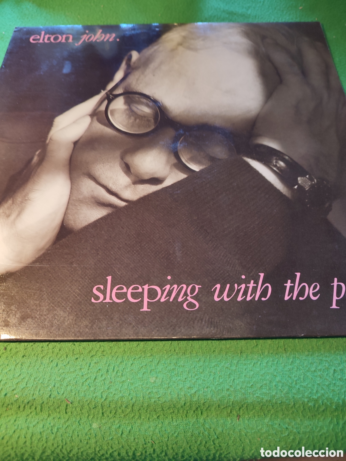 Discos de vinilo: Elton John - Sleeping with the past - Foto 1