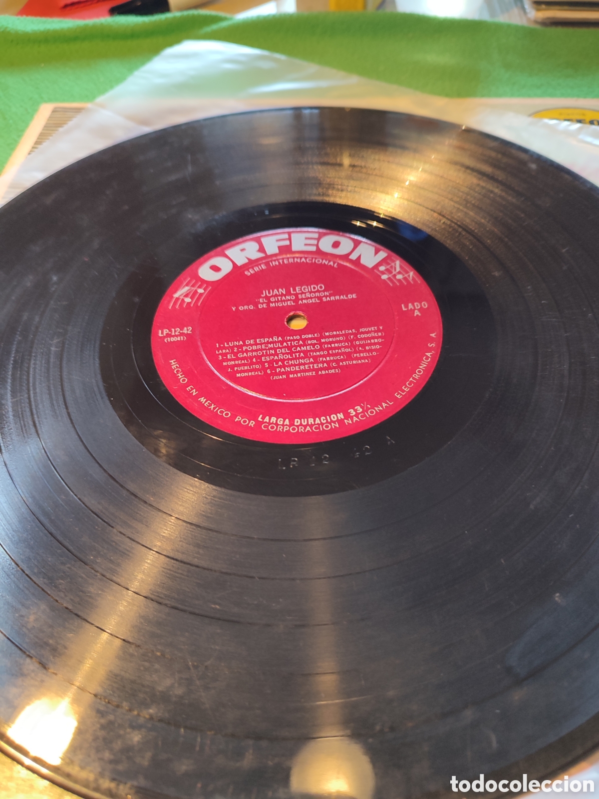 Discos de vinilo: Juan Legido - El gitano se&ntilde;or&oacute;n - Foto 2