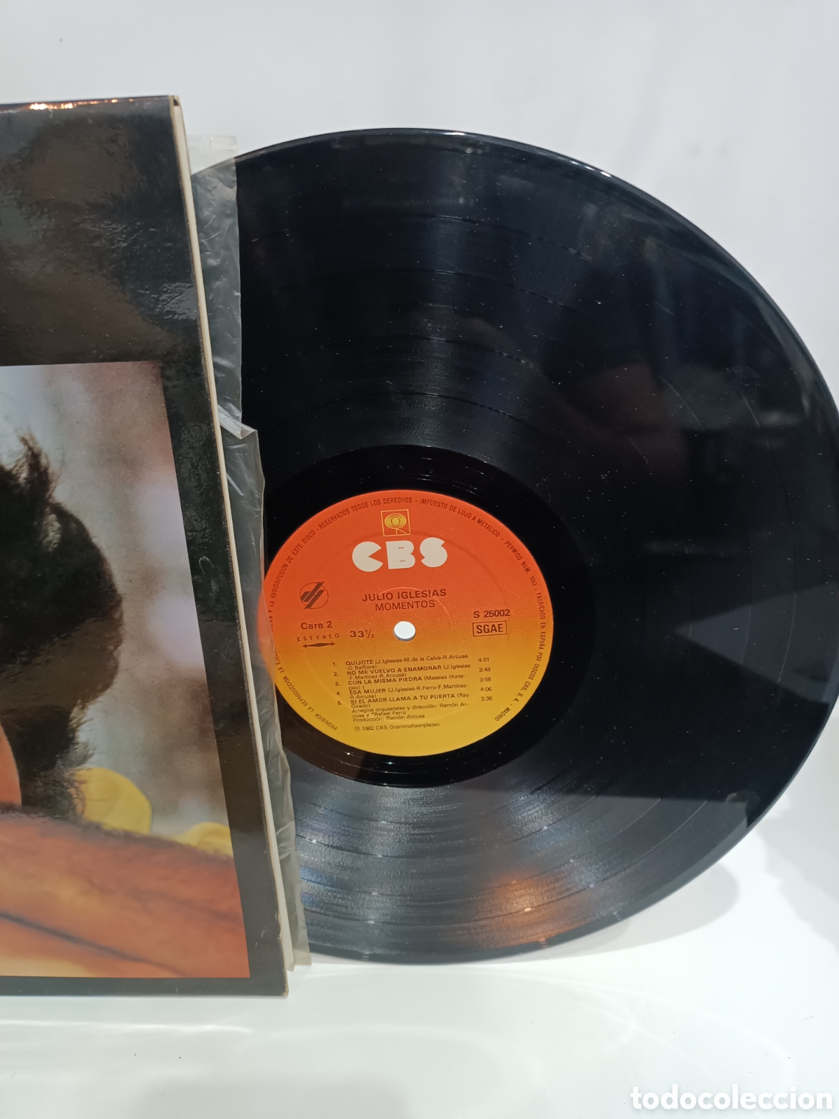 Discos de vinilo: LP JULIO IGLESIAS MOMENTOS - Foto 4