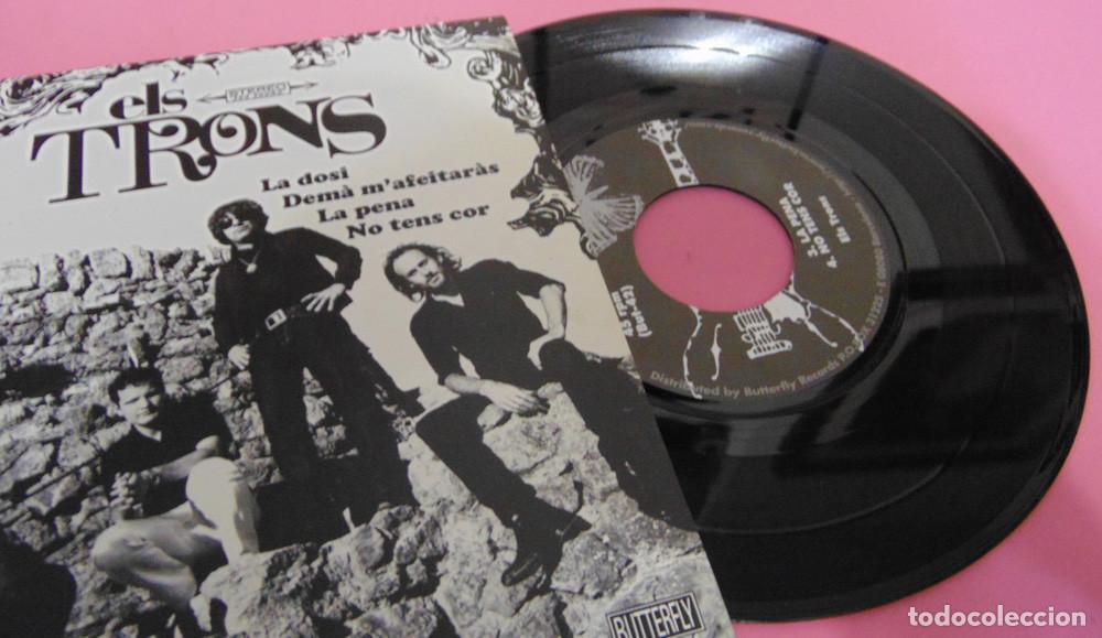 Discos de vinilo: Els Trons &lrm;&ndash; La Dosi + 3 - EP 2010 - Foto 3