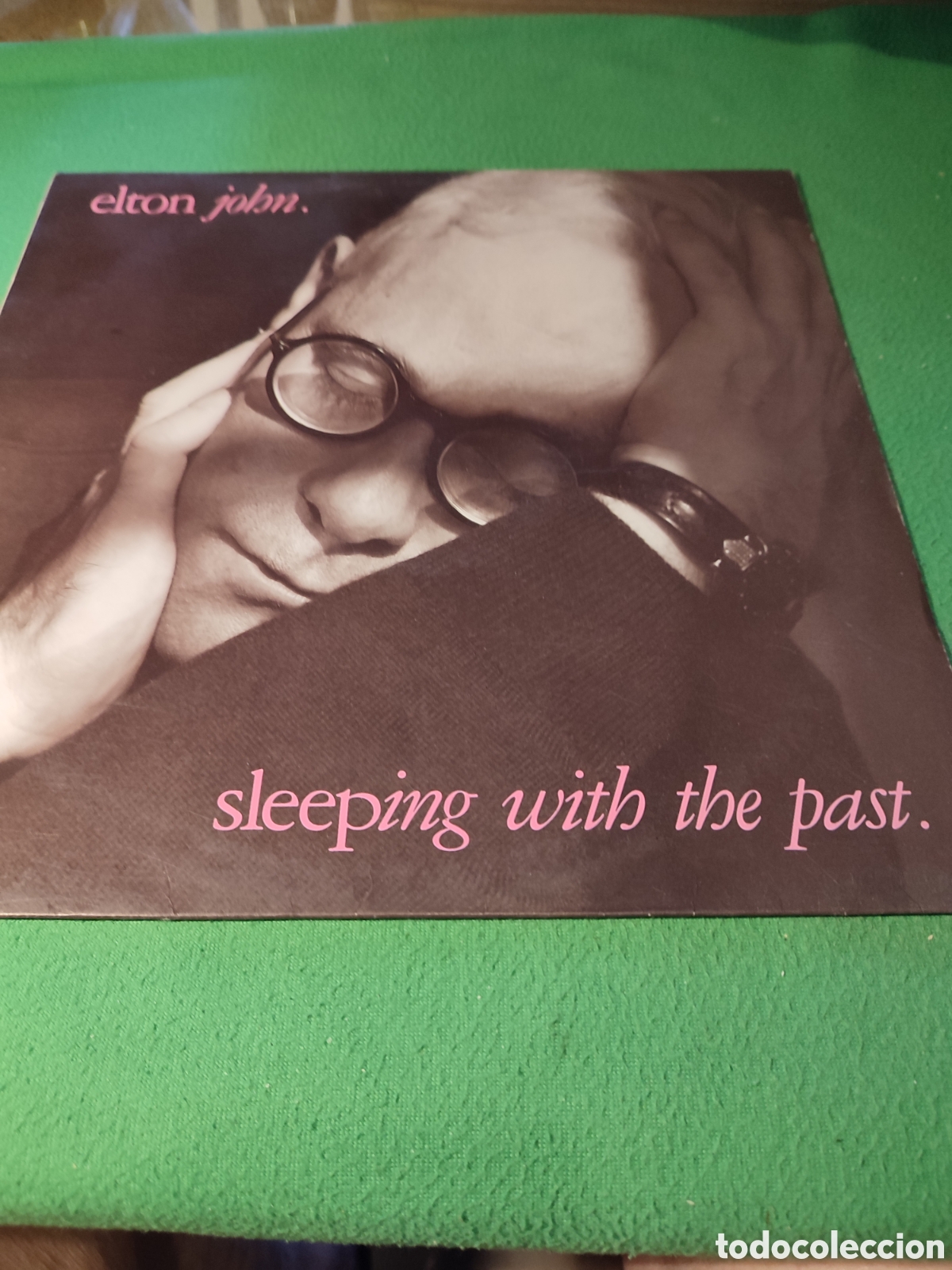 Discos de vinilo: Elton John - Sleeping with the past - Foto 1