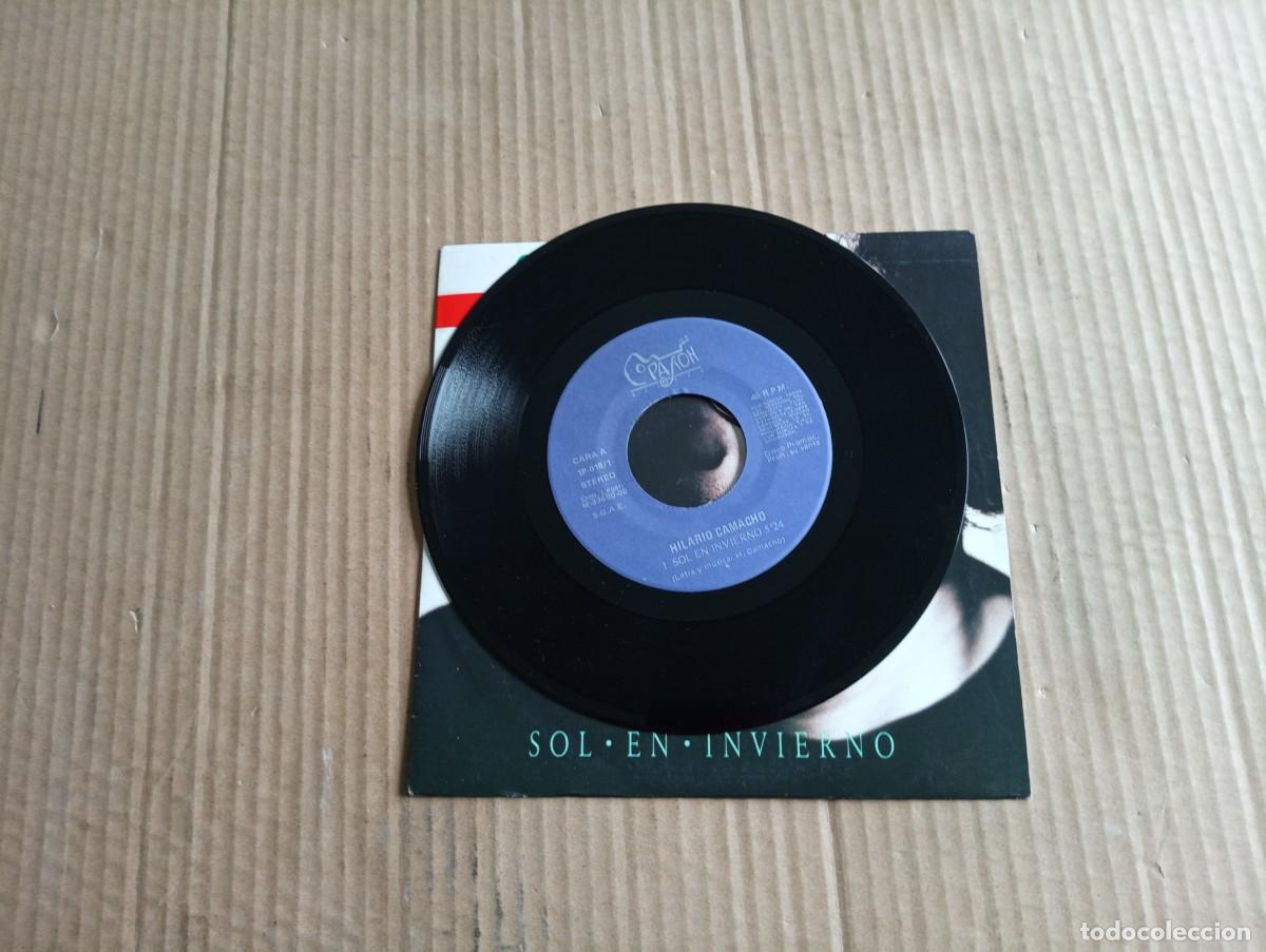 Discos de vinilo: HILARIO CAMACHO - SOL EN INVIERNO SINGLE 1990 - Foto 2