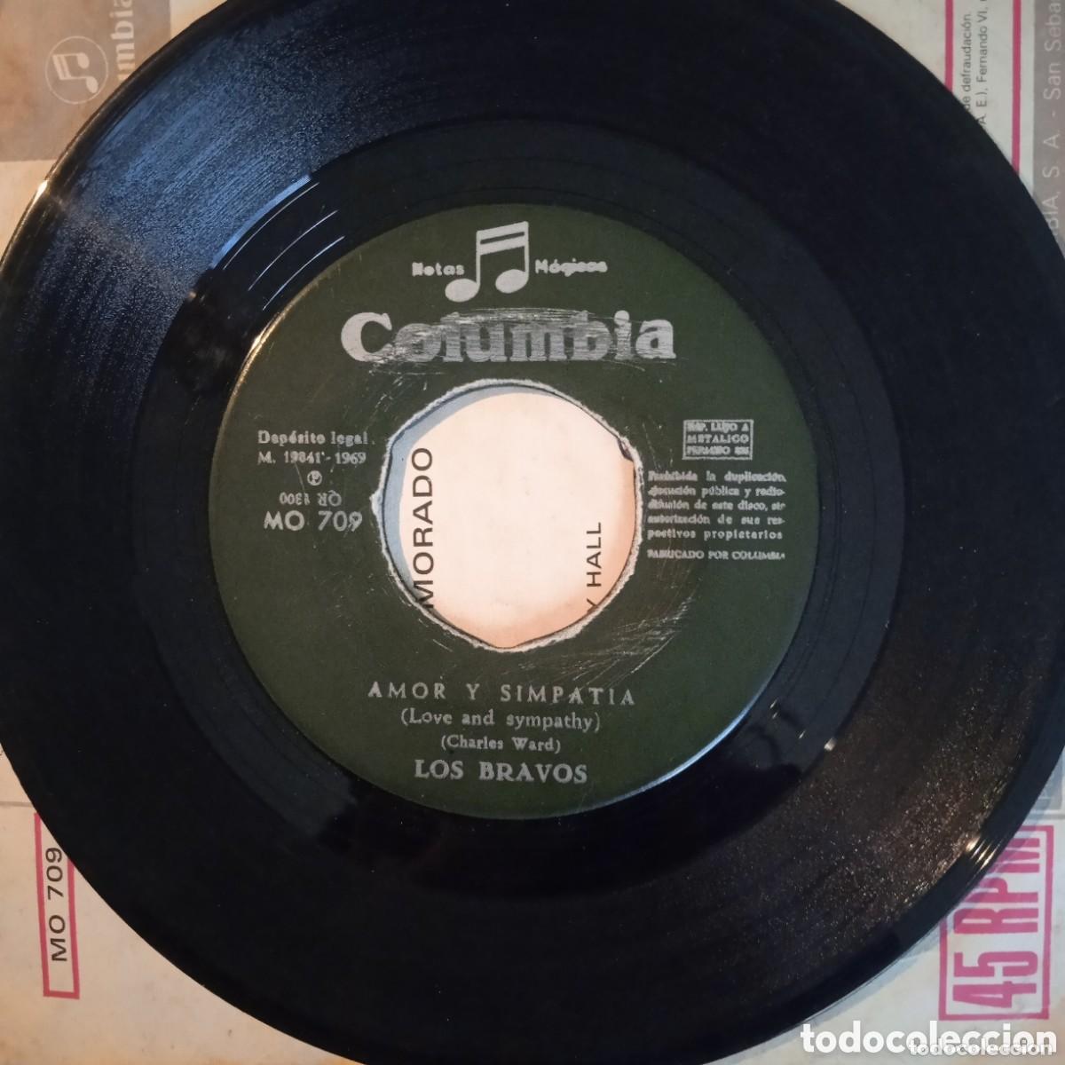 Discos de vinilo: Vinilo single LOS BRAVOS amor y simpatia - Foto 2