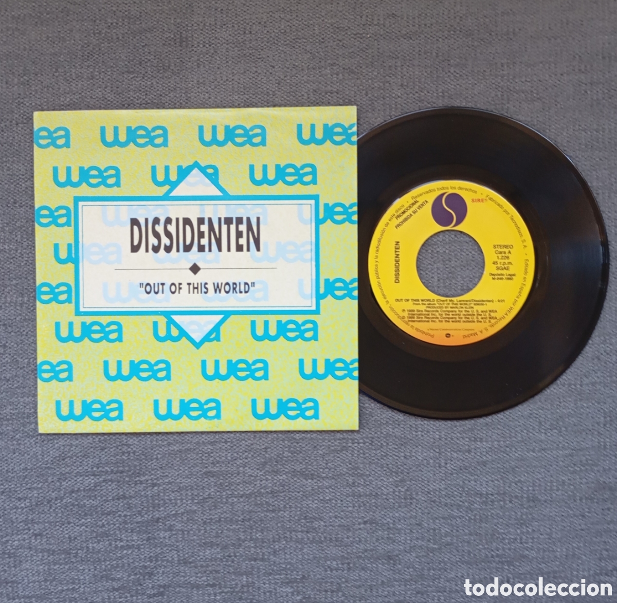 Discos de vinil: Dissidente. Out Of This World/ Out Of This World. Single 7&rdquo; PROMO, a&ntilde;o 1989.