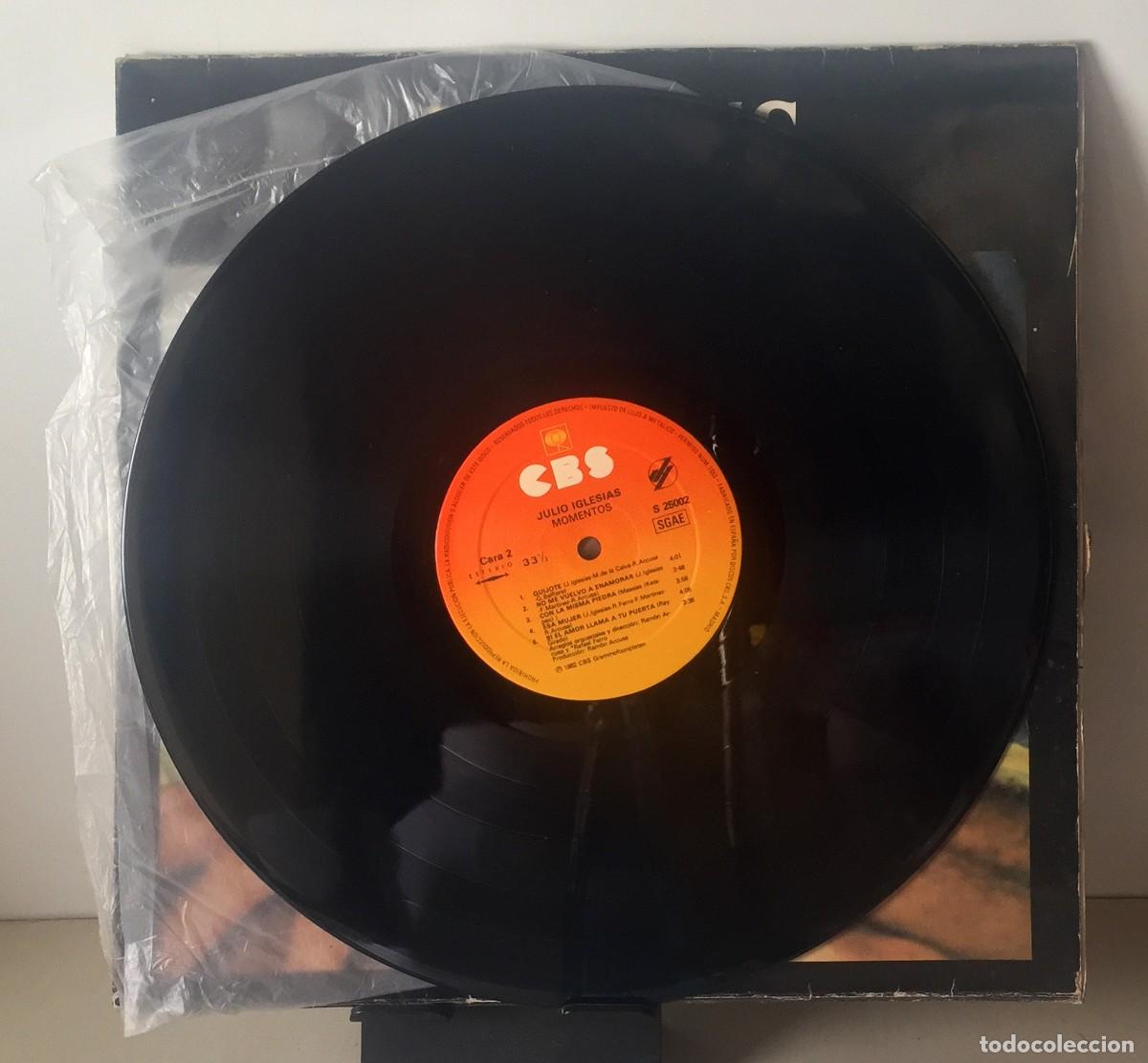 Discos de vinilo: Julio Iglesias - Momentos - LP - Foto 5