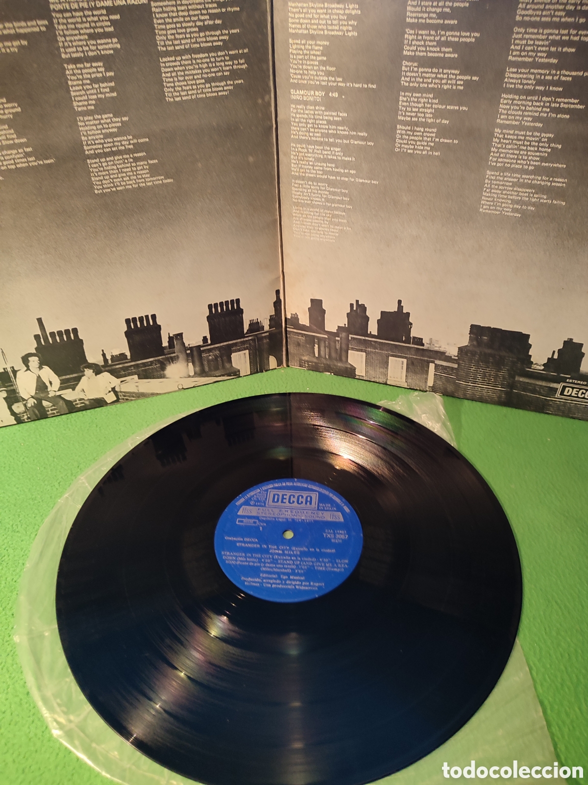 Discos de vinilo: John Miles - Extra&ntilde;o en la ciudad - Foto 2