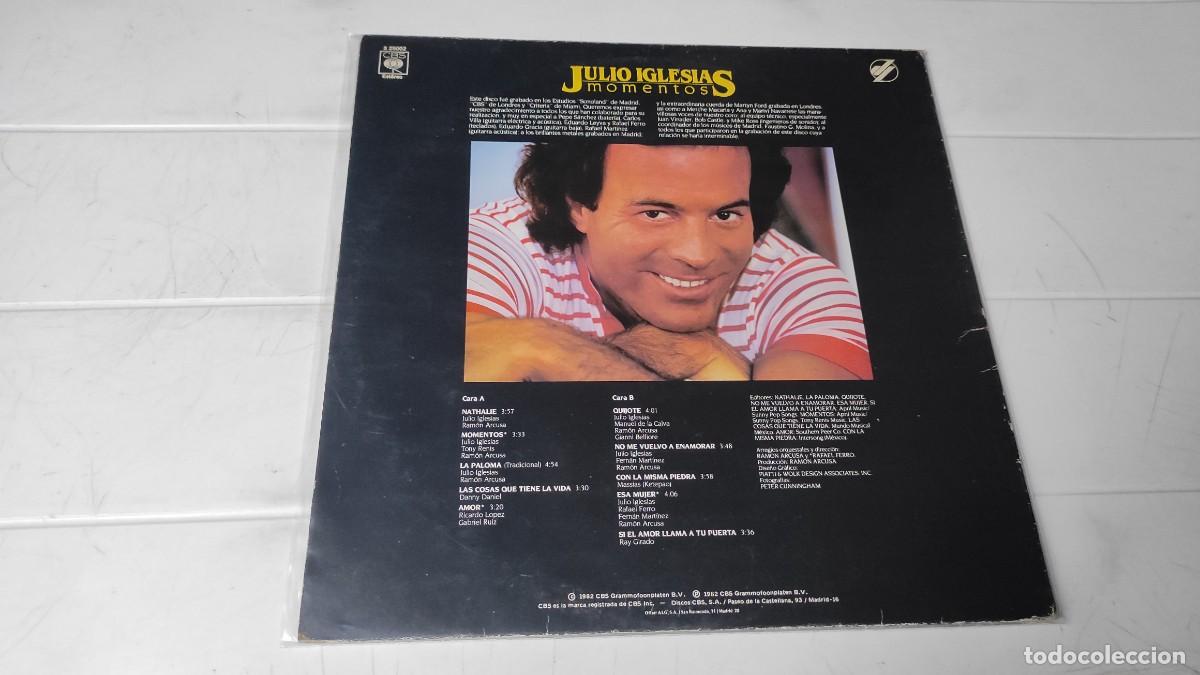Discos de vinilo: LP JULIO IGLESIAS - MOMENTOS - Foto 2