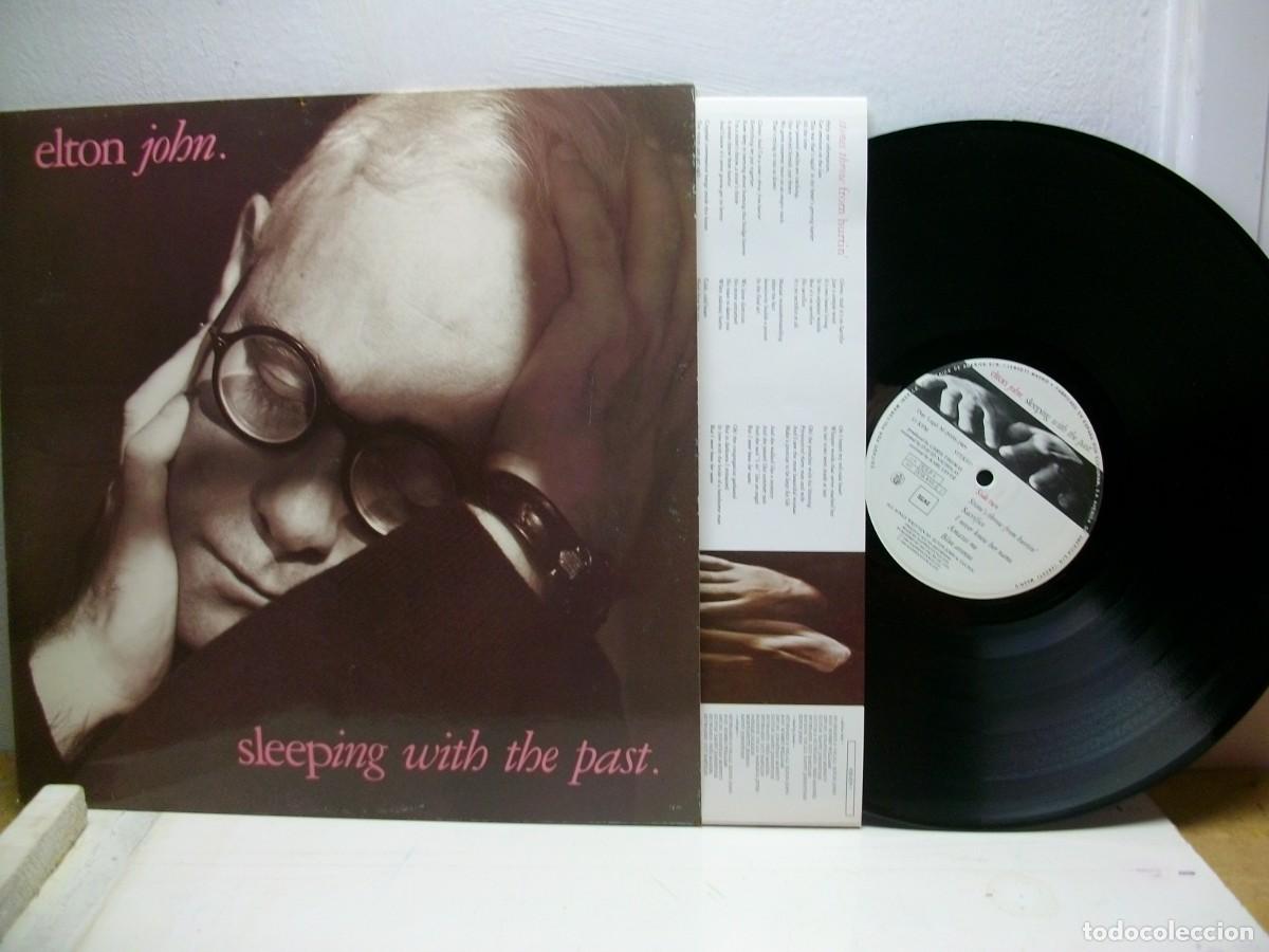Discos de vinilo: ELTON JOHN SLEEPING WITH THE PAST LP - COMO NUEVO - Foto 1