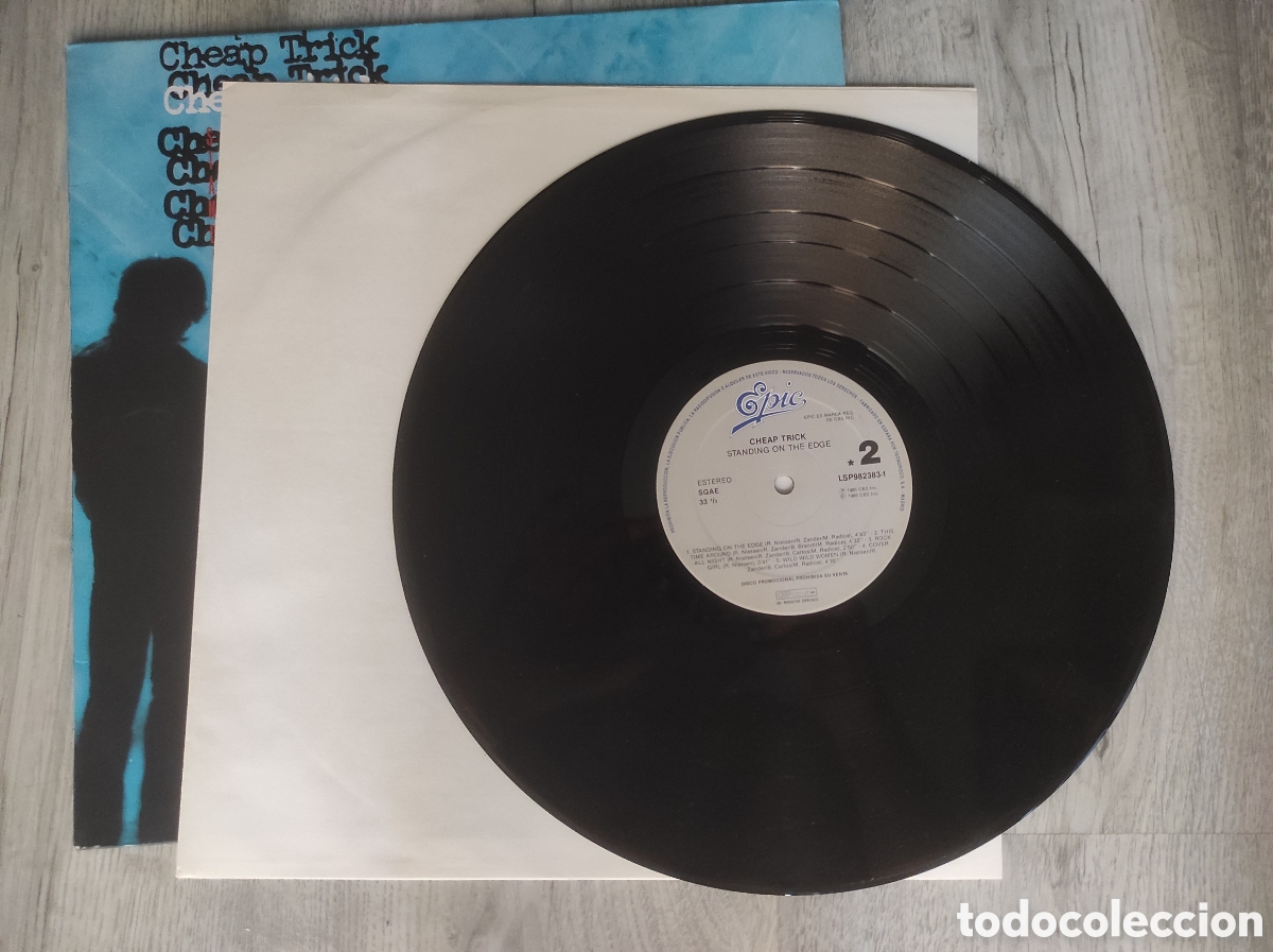 Discos de vinilo: Cheap Trick - Standing on The edge LP - Foto 4