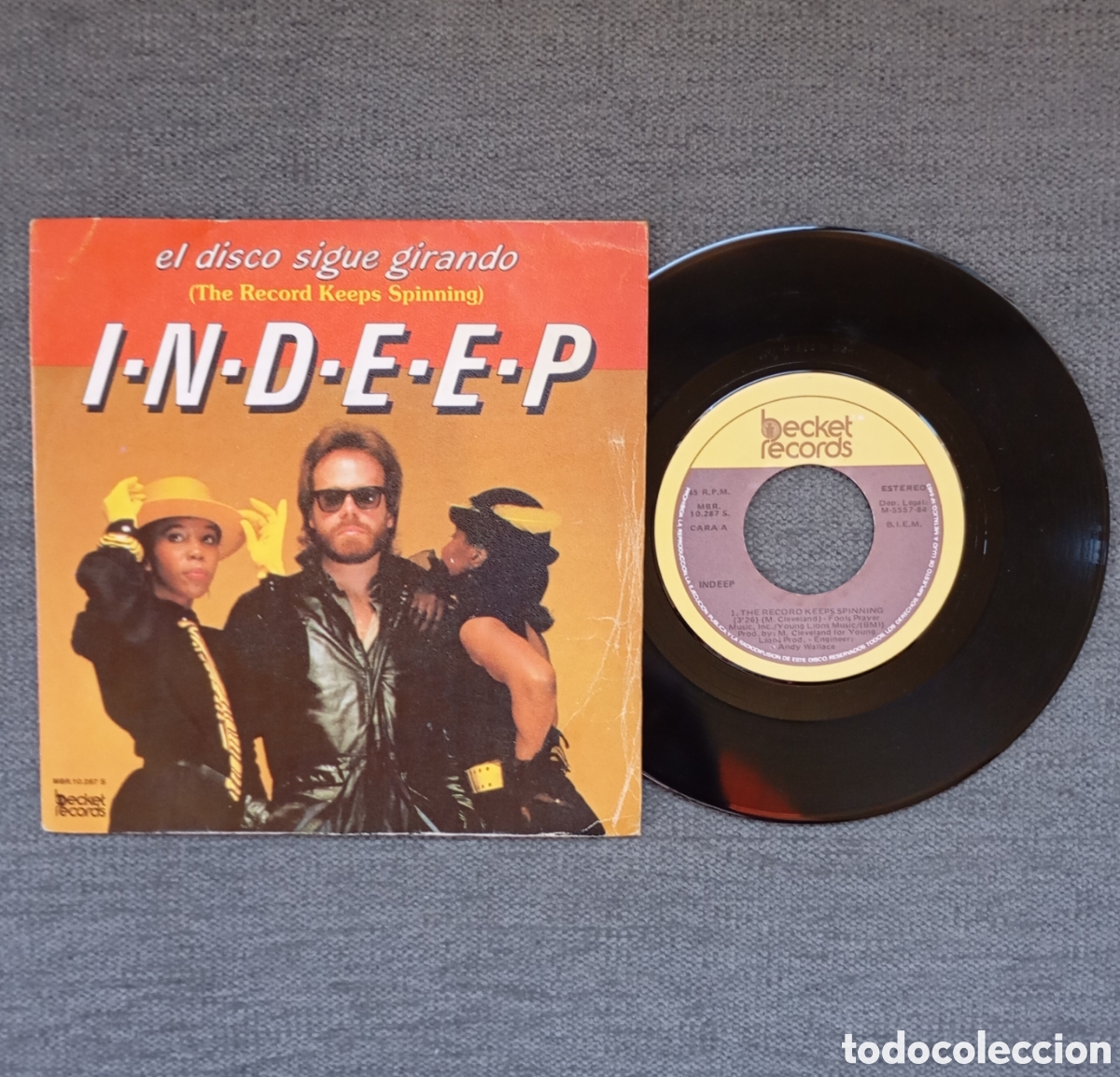 Disques de vinyle: Indeed. Th&eacute; Record Keeps Spinning/ The Record Keeps Spinning instrumental. Single 7&rdquo;, a&ntilde;o 1984.