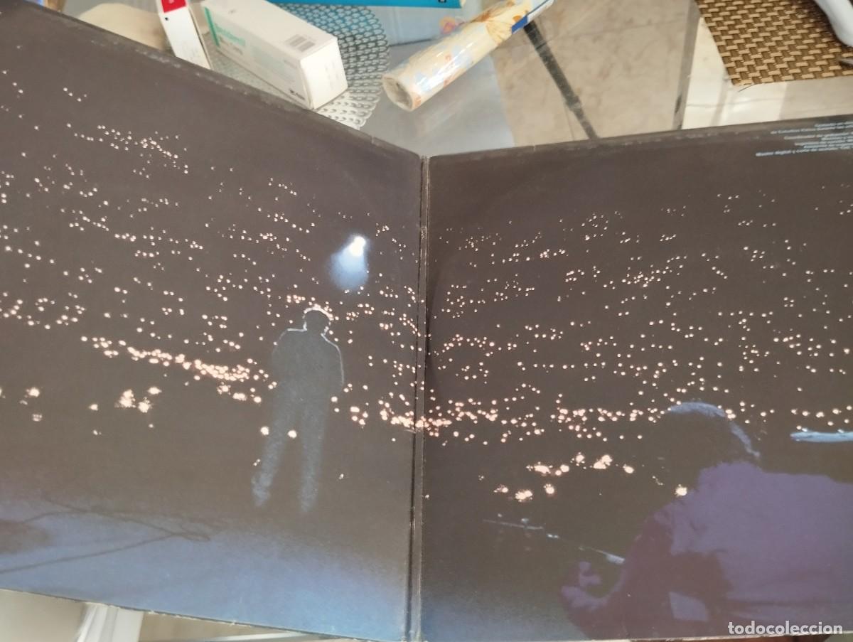Discos de vinilo: DOBLE LP VINILO SERRAT EN DIRECTO 1984 - Foto 2