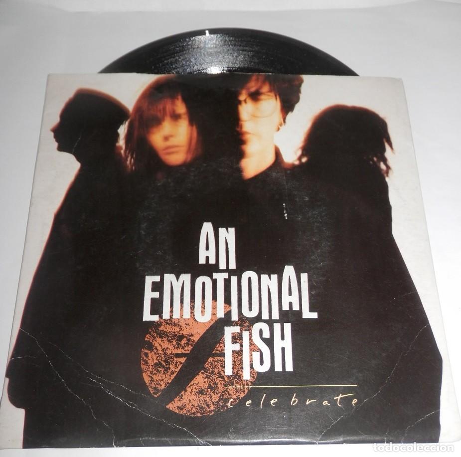 Discos de vinilo: DISCO SINGLE DE VINILLO DE AN EMOTIONAL FISH - Foto 1