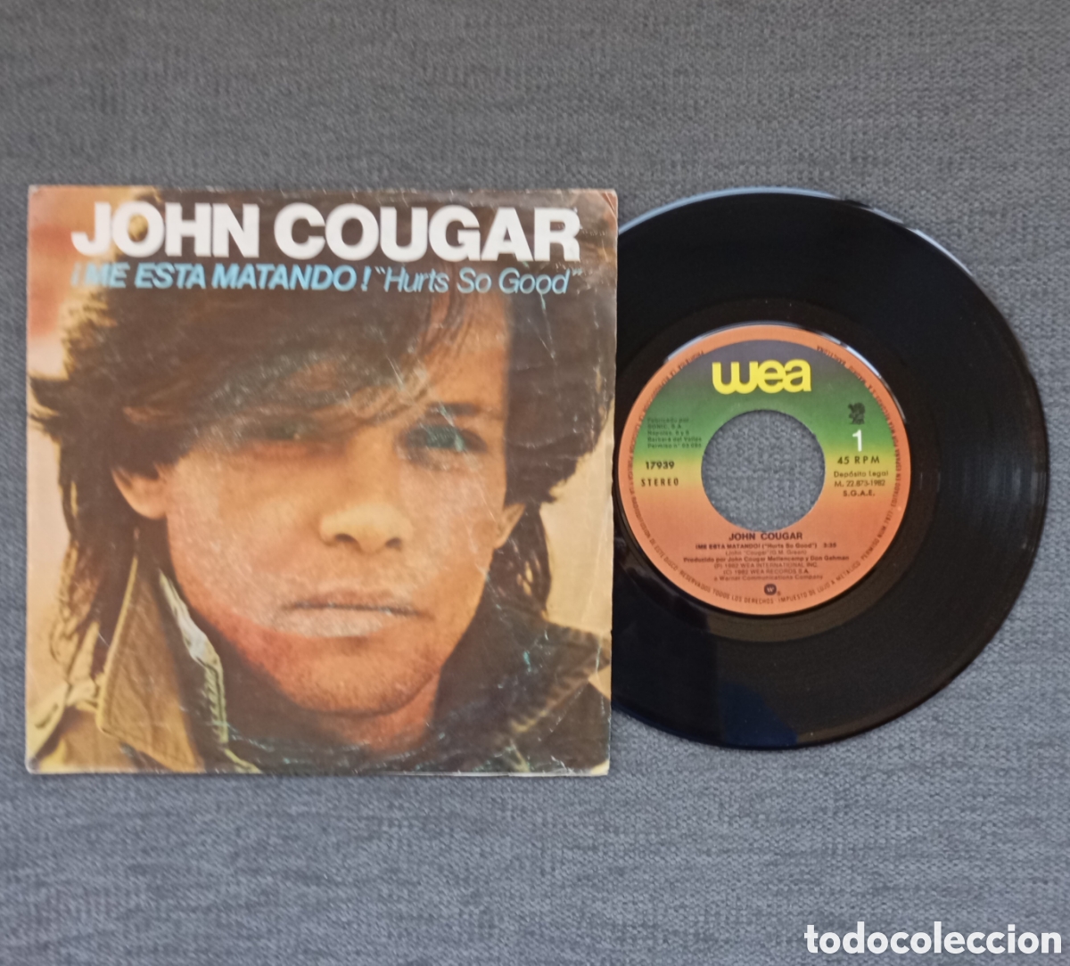 Discos de vinilo: John Cougar. Hurts So Good/ Close Enough. Single 7&rdquo;, a&ntilde;o 1982. - Foto 1