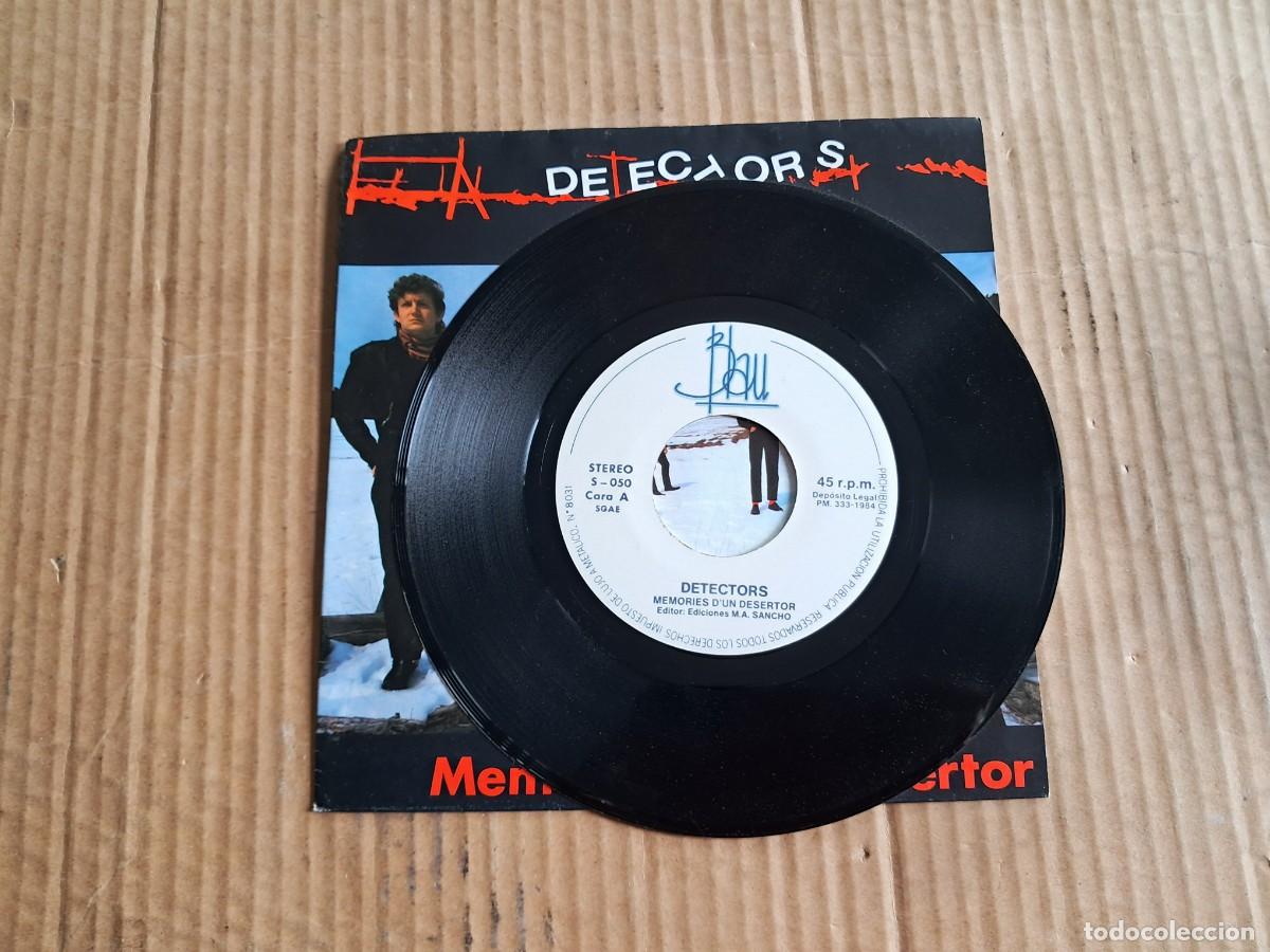 Discos de vinilo: DETECTORS - MEMORIES D&acute;UN DESERTOR SINGLE 1984 - Foto 2