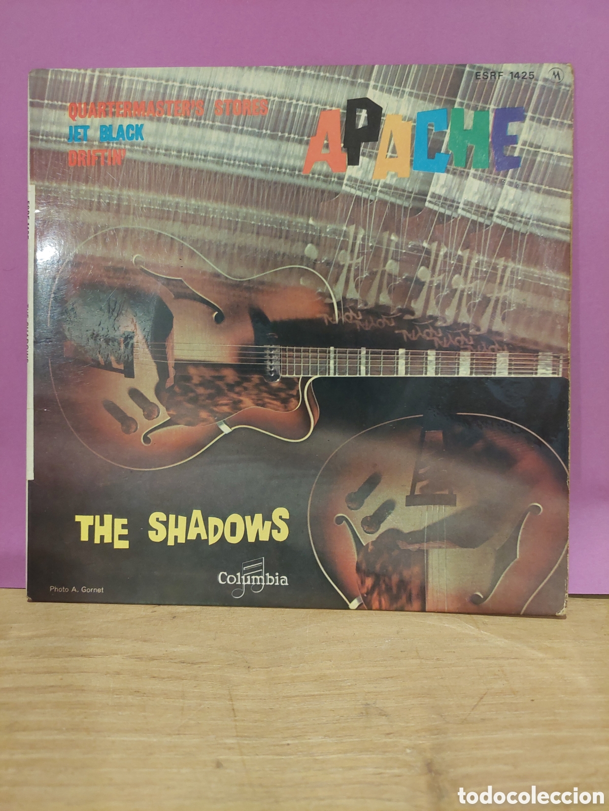 Discos de vinilo: SINGLE THE SHADOWS AOACHE,JET BLACK,QUARTERMASTER, - Foto 1