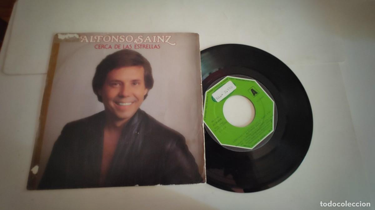 Discos de vinilo: ALFONSO SAINZ-SINGLE CERCA DE LAS ESTRELLAS - Foto 1