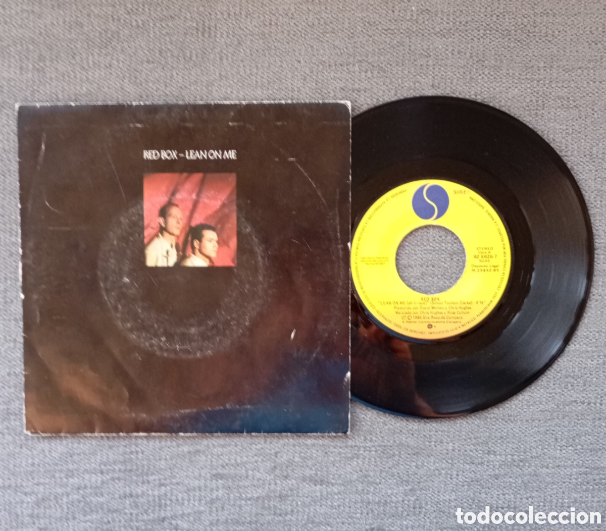 Discos de vinilo: Red Box. Lean On Me/ Stinging Bee. Single 7&rdquo;, a&ntilde;o 1985. - Foto 1