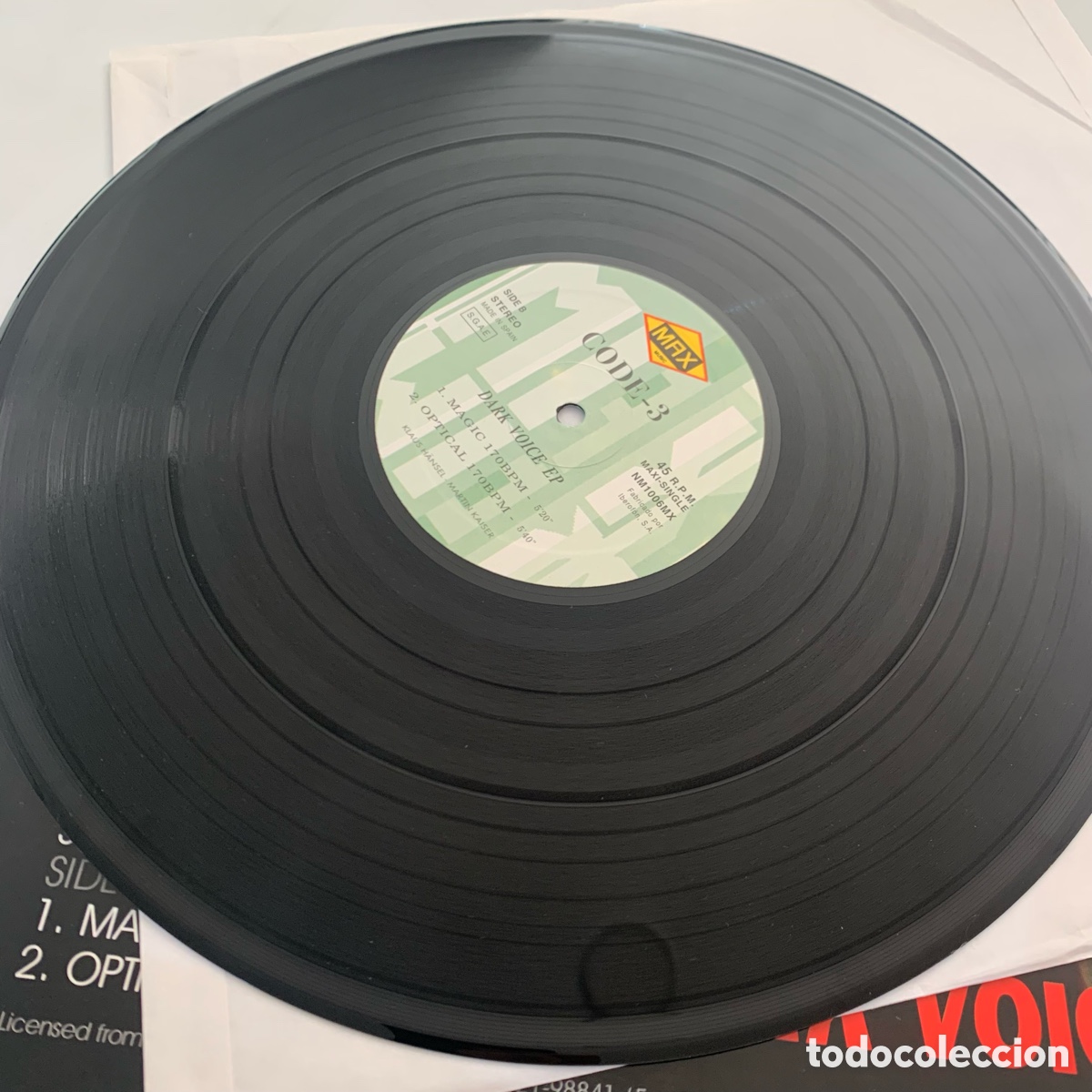 Discos de vinilo: Maxi 12&rsquo;&rsquo; Code-3 &lrm;&ndash; Dark Voice EP edicion espa&ntilde;ola de 1994 - Foto 4