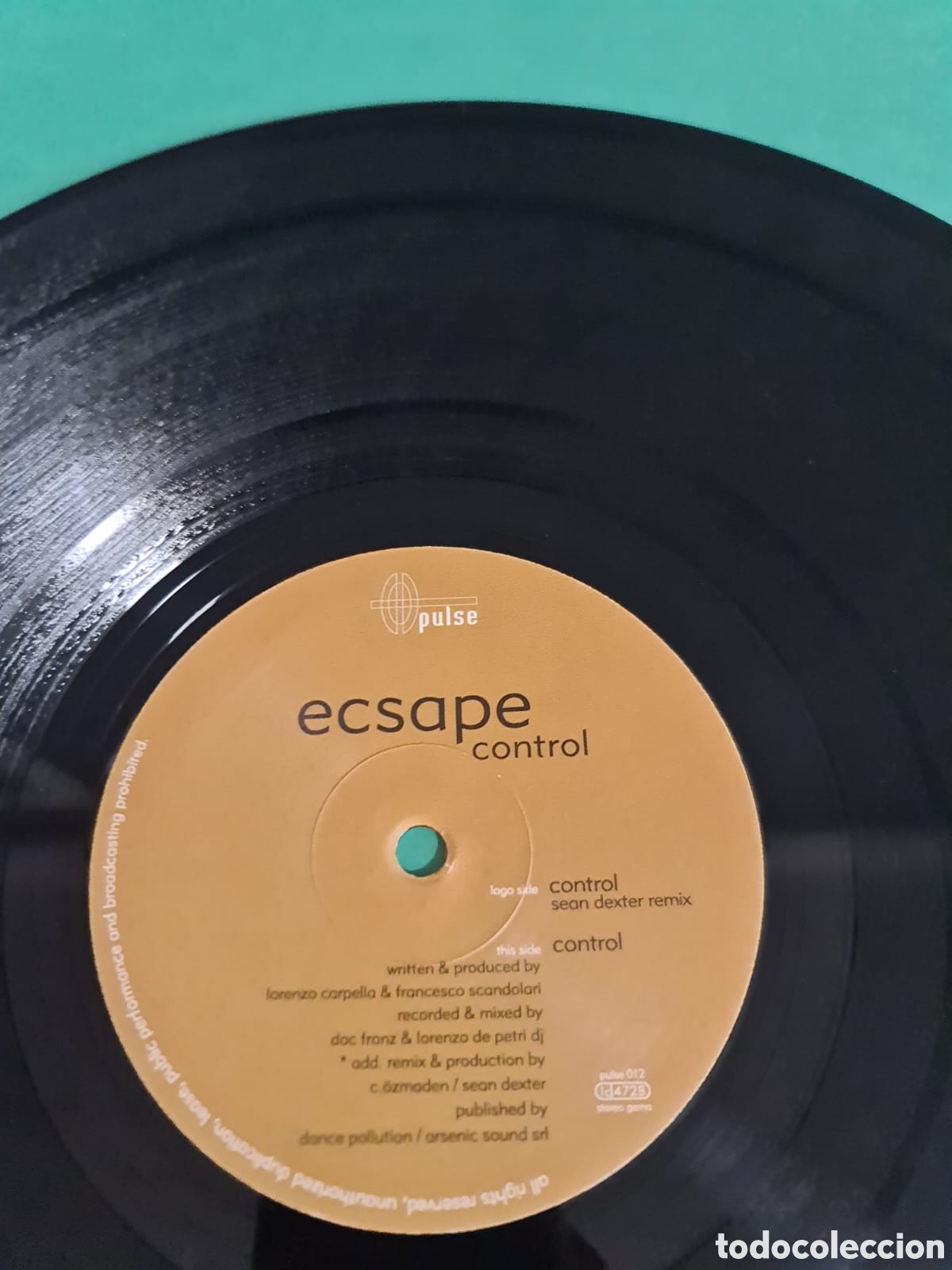 Discos de vinilo: Vinilo ESCAPE/ CONTROL. - Foto 3