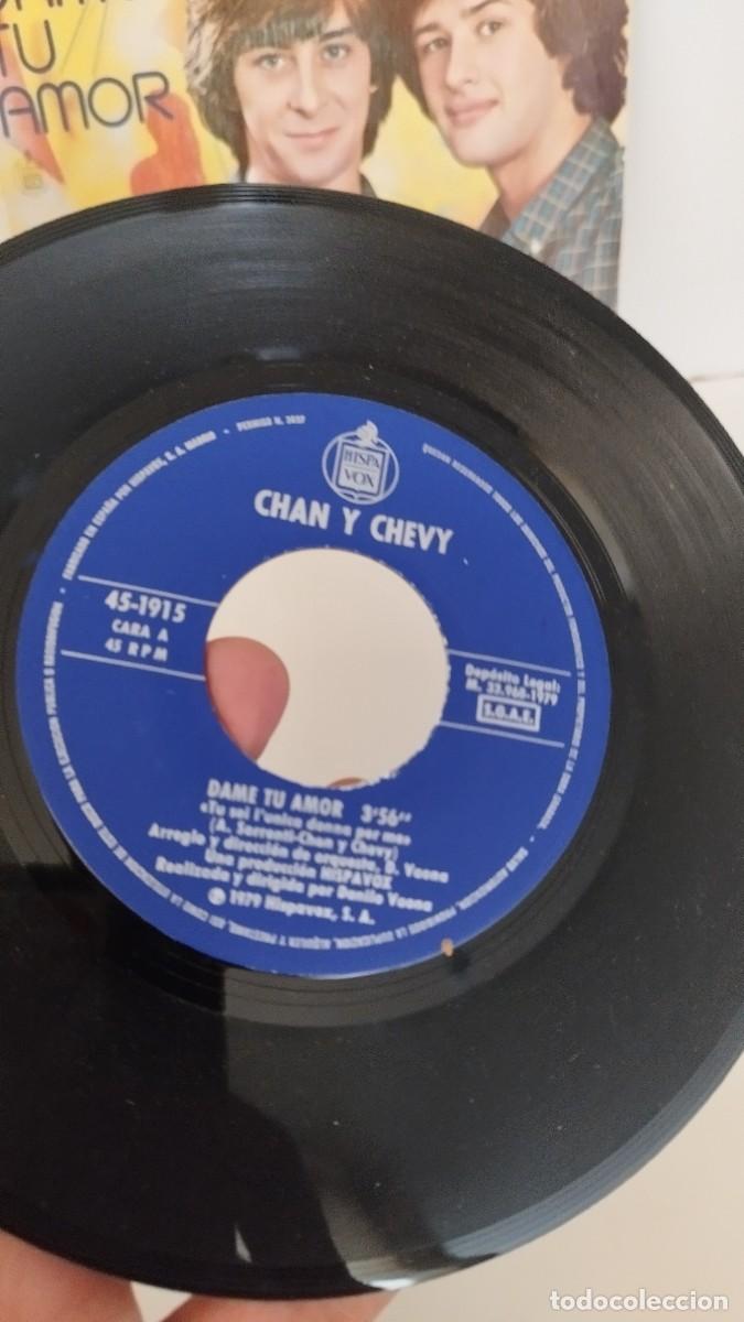 Discos de vinilo: Chan Y Chevy &ndash; Dame Tu Amor. Single - Foto 2