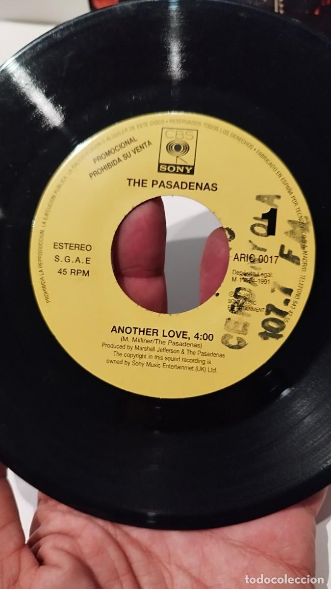 Discos de vinilo: THE PASADENAS ANOTHER LOVER. Single - Foto 2