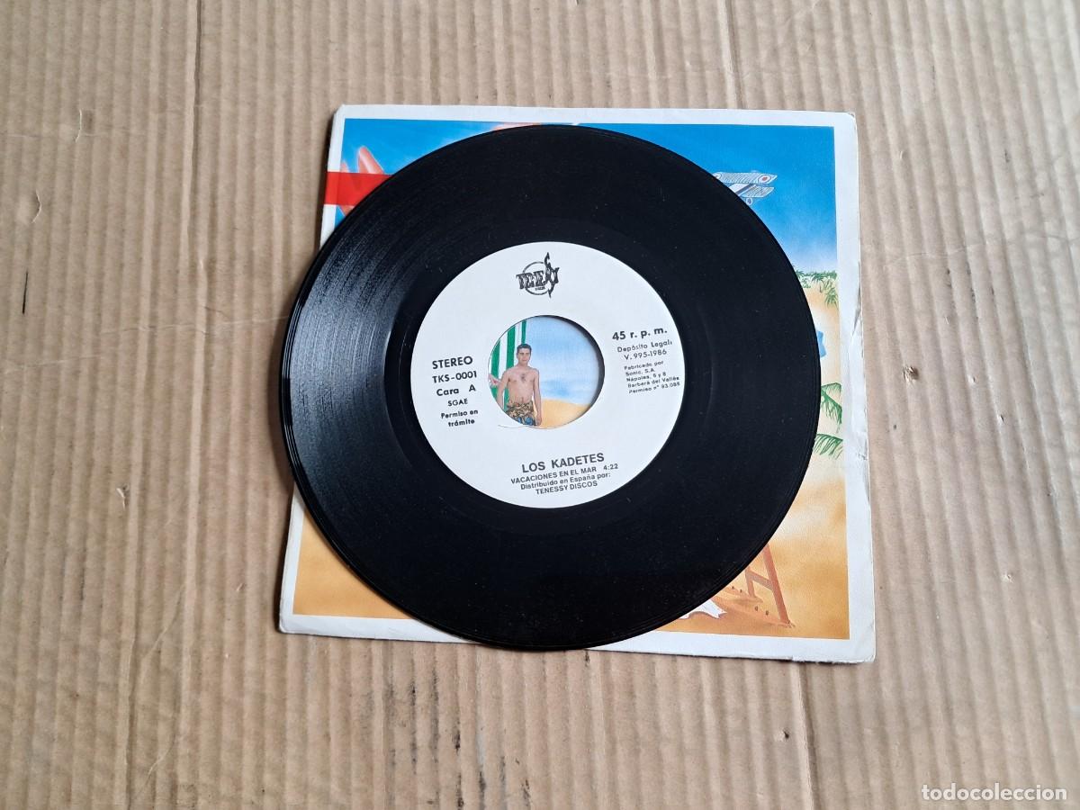 Discos de vinilo: KADETES - VACACIONES EN EL MAR SINGLE 1986 - Foto 2