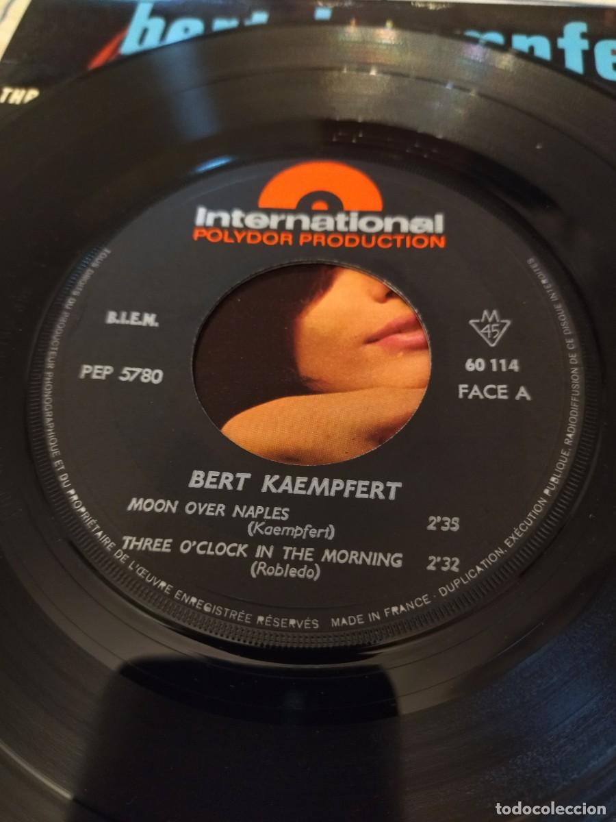 Discos de vinilo: BERT KAEMPFERT Y SU ORQUESTA. MOON OVER NAPLES - Foto 4