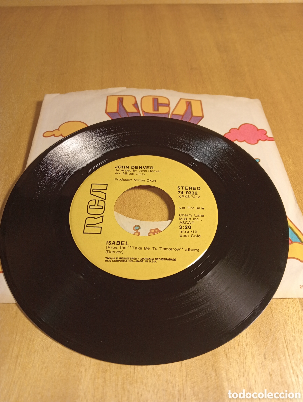 Discos de vinilo: John Denver. Follow me. Isabel. - Foto 2