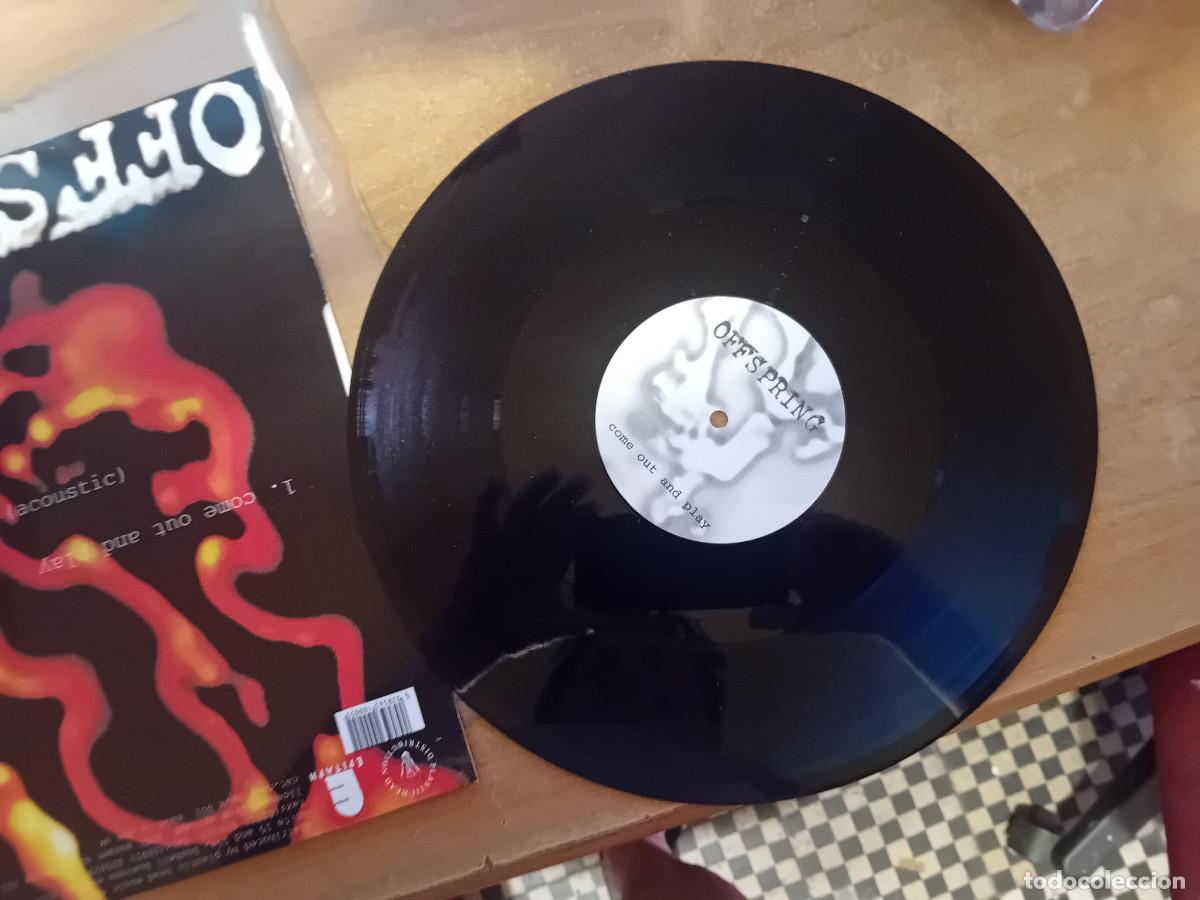 Discos de vinilo: disco vinilo single offspring com out and play - Foto 6