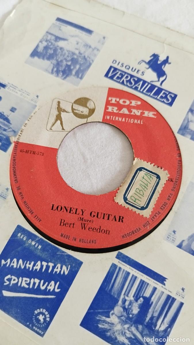 Discos de vinilo: Bert Weedon &ndash; Apache. Single - Foto 3