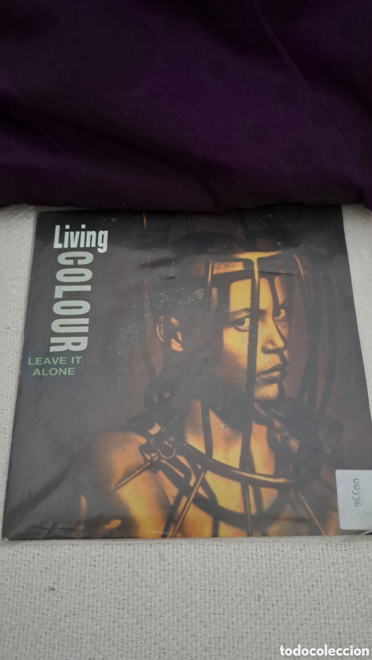Discos de vinilo: LIVING COLOUR Leave it alone - Foto 1
