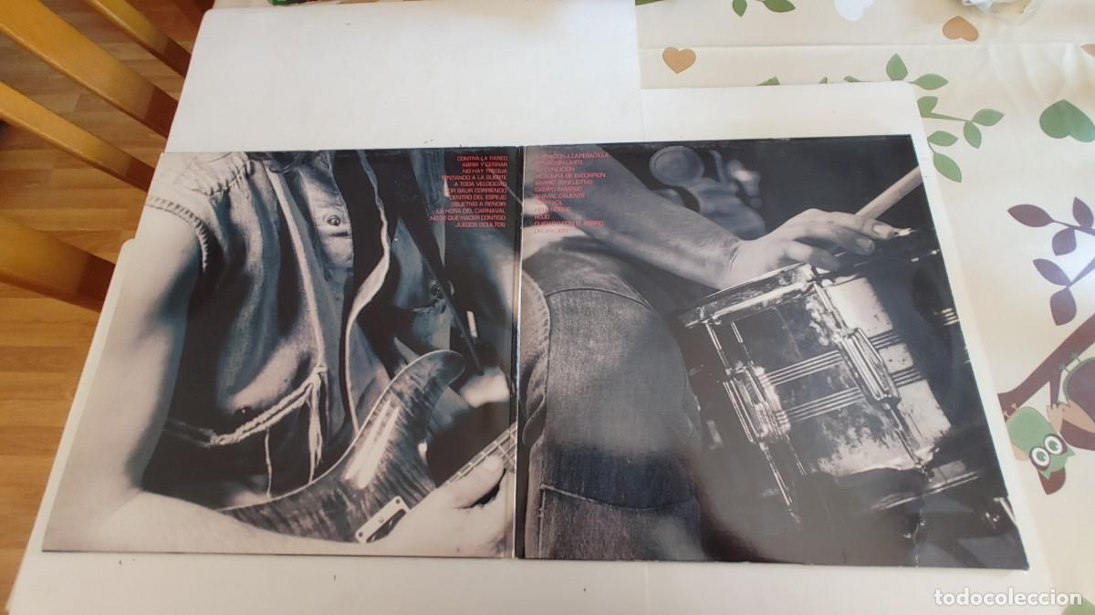 Discos de vinilo: BARRICADA-LP DOBLE-ENCARTE LETRAS-GATEFOLD - Foto 2