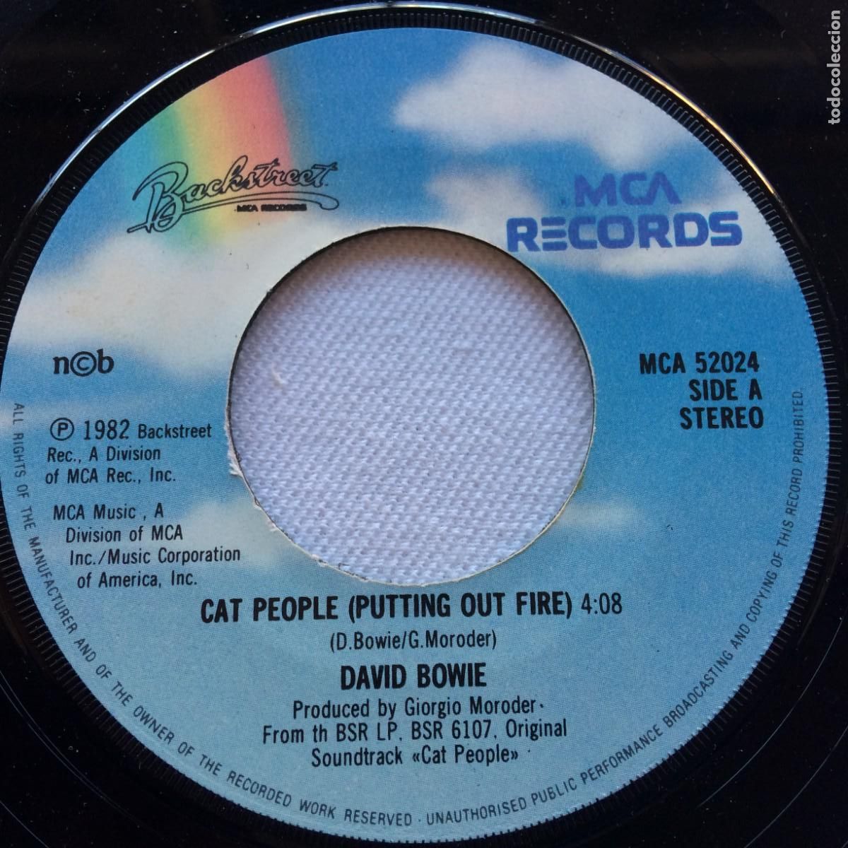 Discos de vinilo: David Bowie &lrm;&ndash; Cat People (Putting Out Fire) / Giorgio Moroder Pauls Theme (Jogging Chase) 1982 - Foto 3
