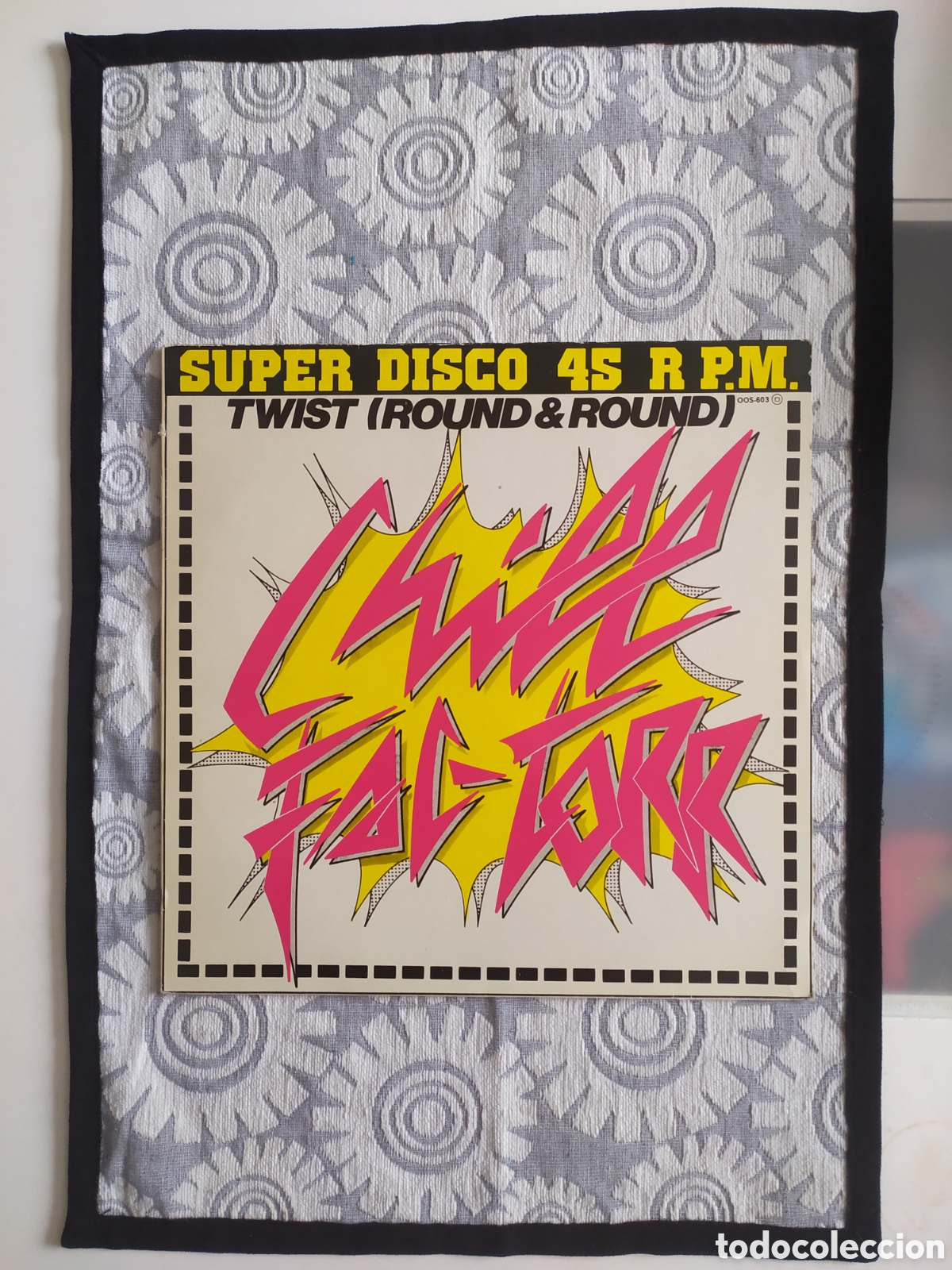 Discos de vinilo: Maxi single Chill Fac-torr. Twist (Round & round) - Foto 1