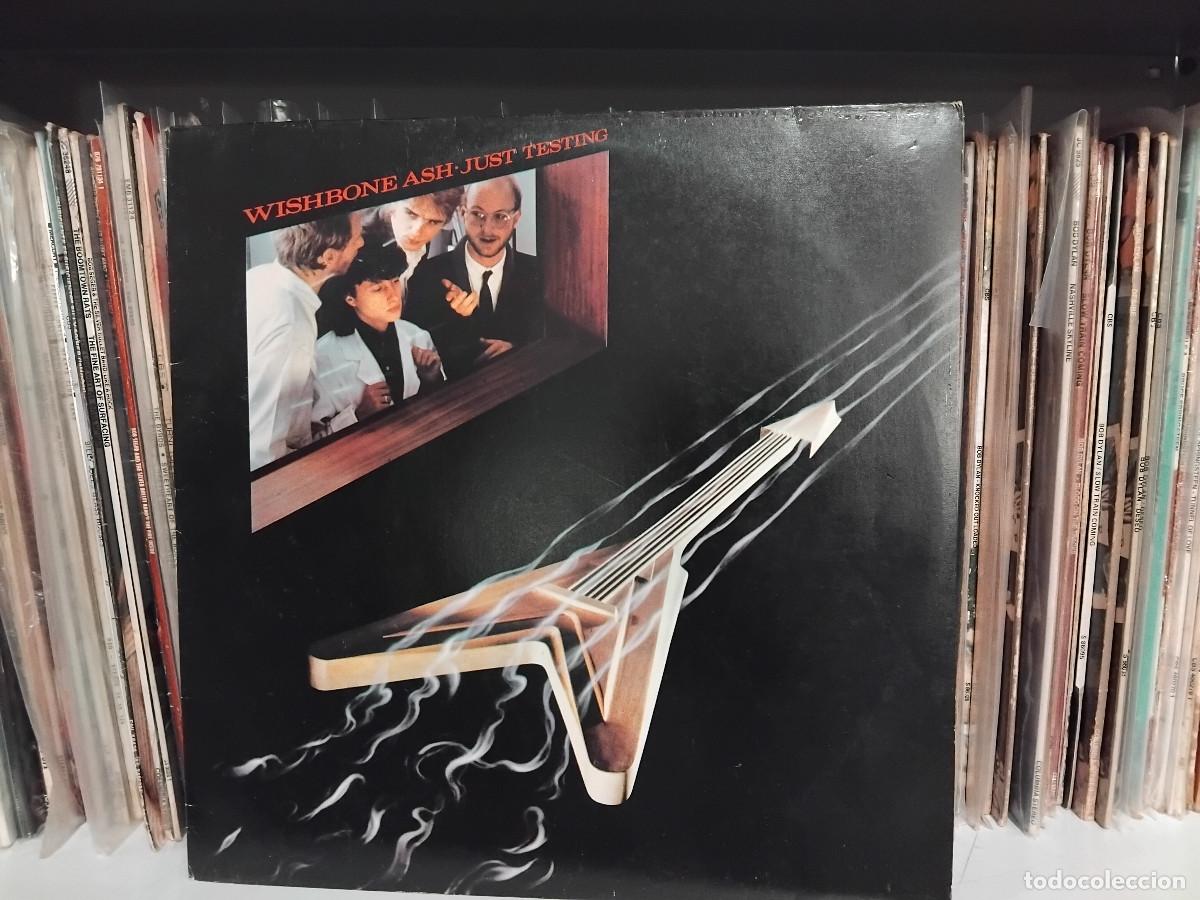 Discos de vinilo: Wishbone Ash &lrm;&ndash; Just Testing - lp edic. brasil 1980 - Foto 1