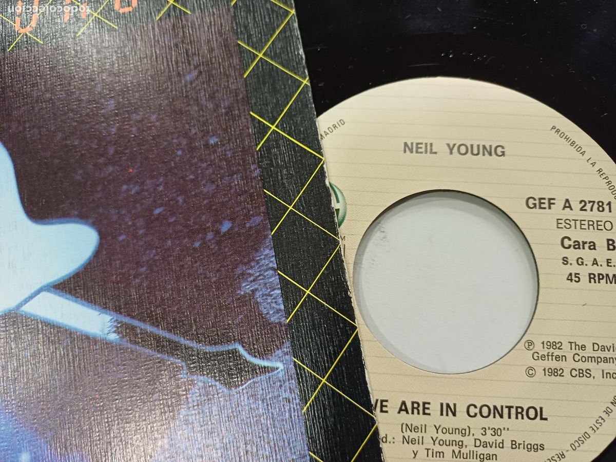 Discos de vinilo: NEIL YOUNG/LITTLE THING CALLED LOVE/SINGLE. - Foto 2