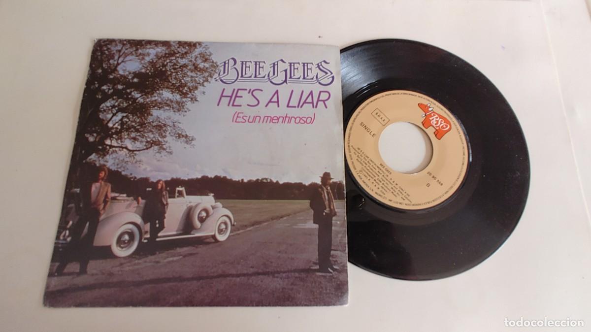 Discos de vinilo: BEE GEES-SINGLE HE&acute;S A LIAR - Foto 1
