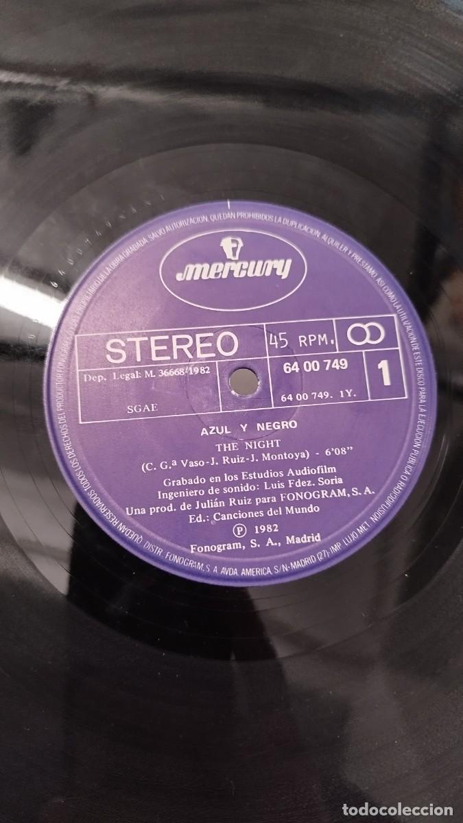 Discos de vinilo: Azul Y Negro &ndash; The Night. Maxi single - Foto 2