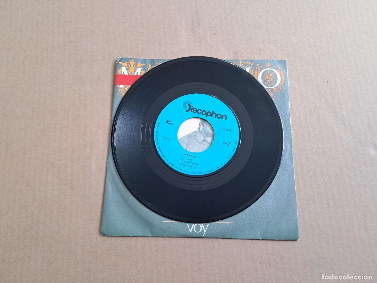 Discos de vinilo: MONCHO - EL GITANO DEL BOLERO SINGLE 1970 - Foto 2