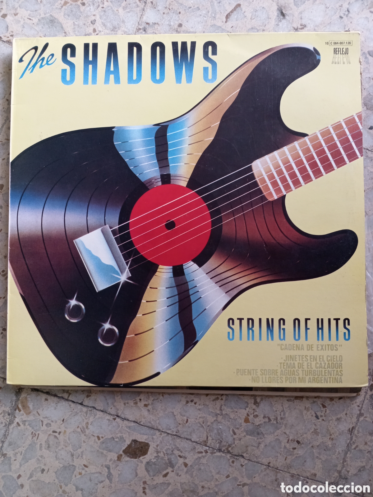 Discos de vinilo: LP THE SHADOWS STRING OF HITS SPAIN 1979 - Foto 1