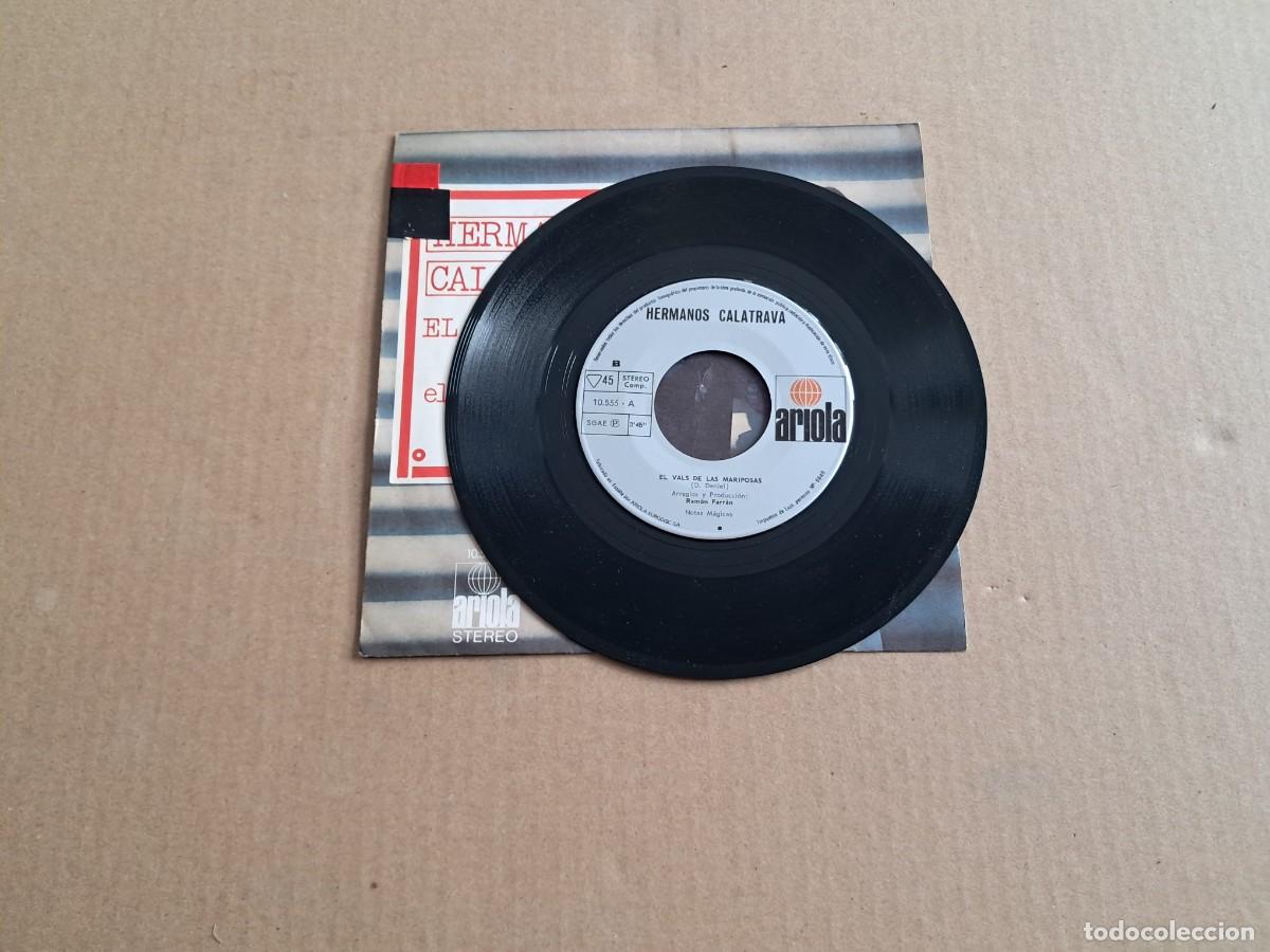 Discos de vinilo: HERMANOS CALATRAVA - EL CHICO DE LA ARMONICA SINGLE 1972 - Foto 2
