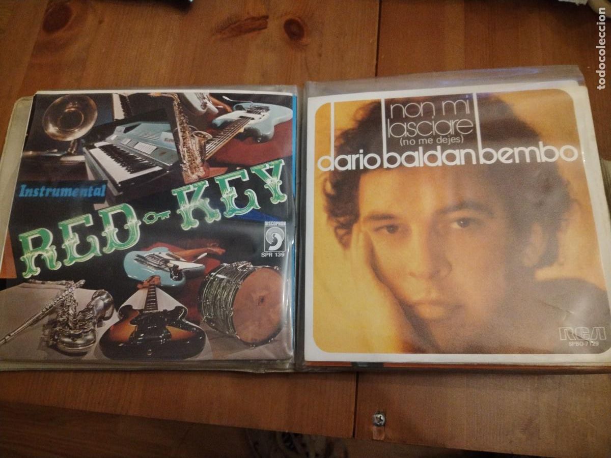 Discos de vinilo: Lote 24 singles con estuche - Foto 5
