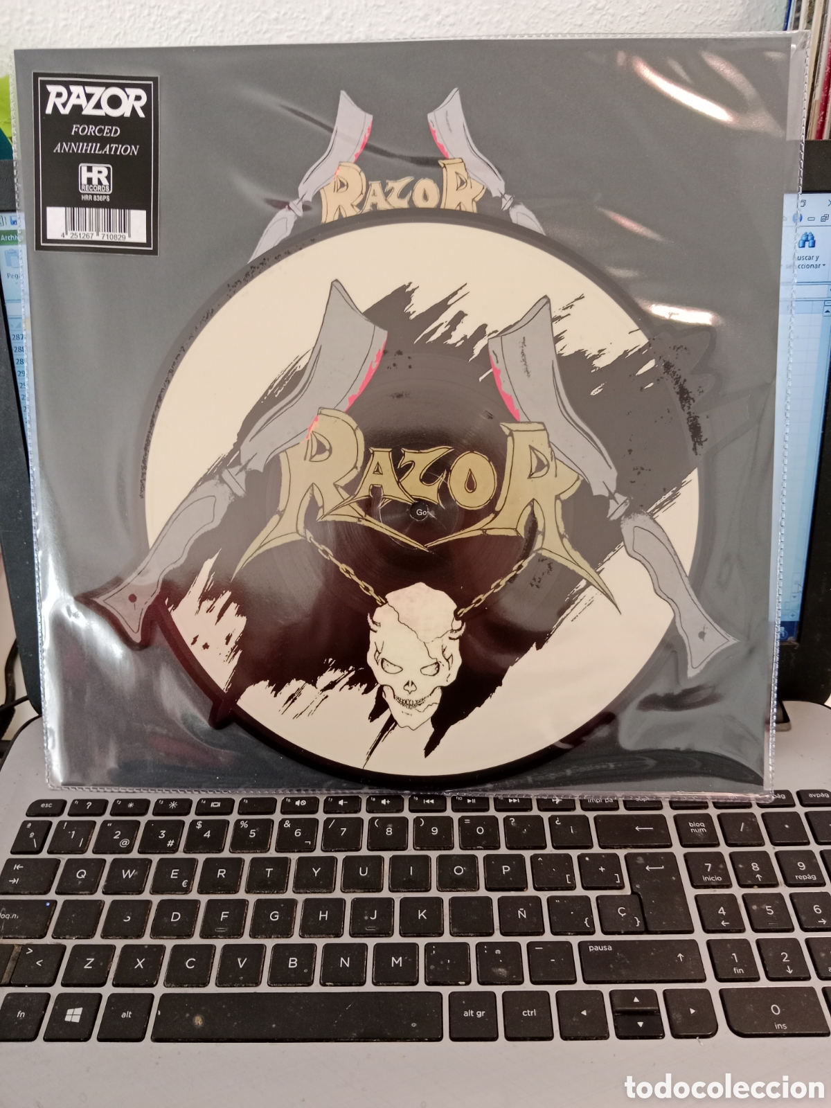 Discos de vinilo: Razor - Forced annihilation (shaped picture disc) - Foto 1