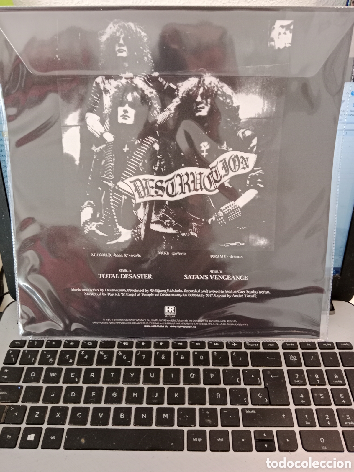 Discos de vinilo: Destruction - Total disaster (Shaped picture disc) - Foto 2