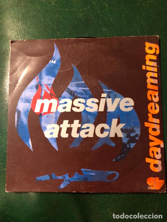 Discos de vinilo: Massive attack Daydreaming 1990 - Foto 1