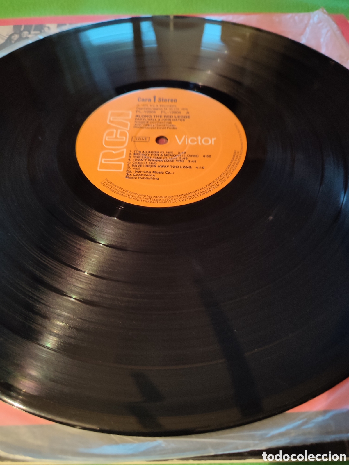 Discos de vinilo: Daryl Hall & John Oates - Along the red ledge - Foto 3