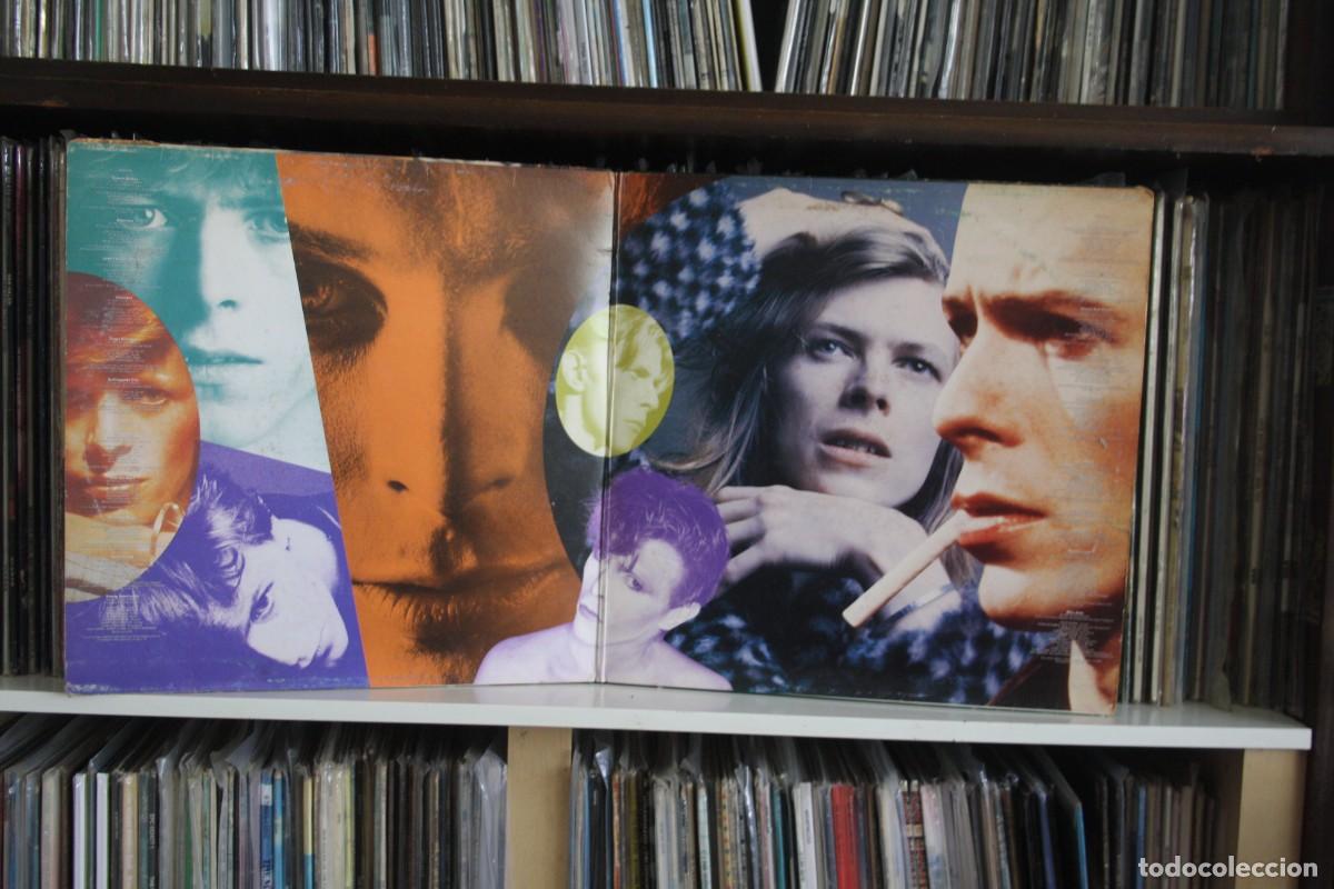 Discos de vinilo: DAVID BOWIE. CHANGES BOWIE, DOBLE LP DESPLEGABLE. 1990, SPAIN. - Foto 2
