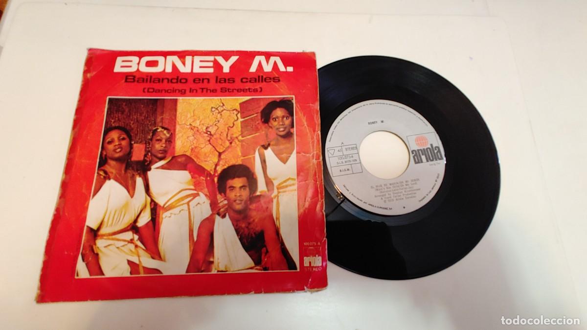 Discos de vinilo: BONEY M.-SINGLE BAILANDO EN LAS CALLES - Foto 1