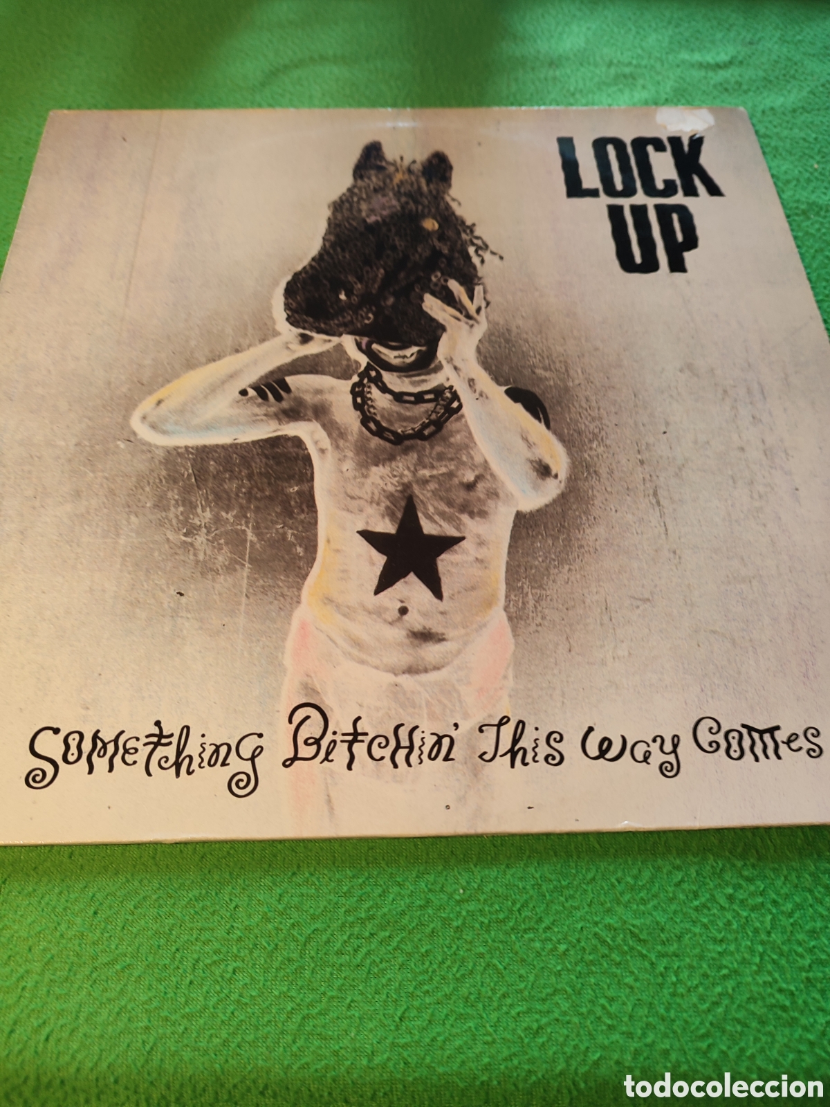 Discos de vinilo: Lock Up - Something Bitchin This way comes - Foto 1