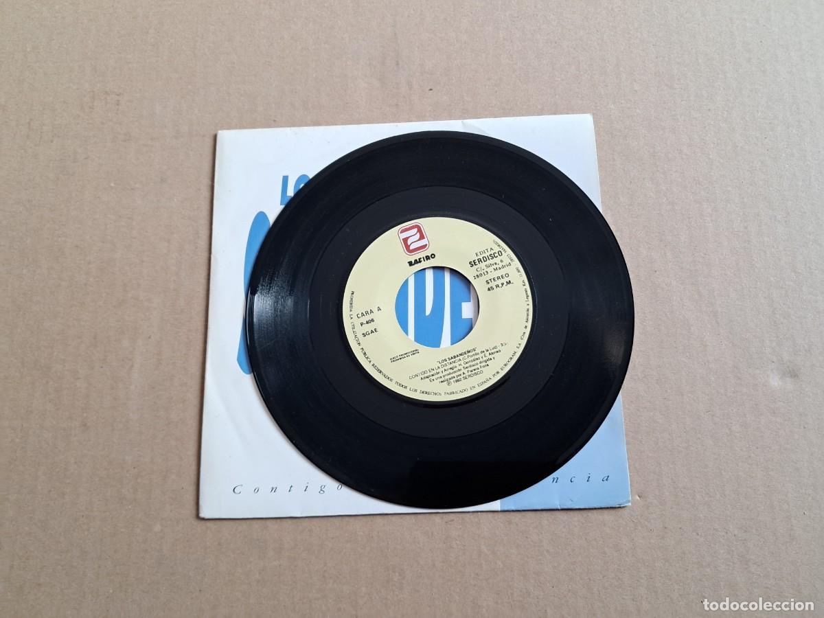 Discos de vinilo: LOS SABANDE&Ntilde;OS - CONTIGO EN LA DISTANCIA SINGLE 1992 - Foto 2